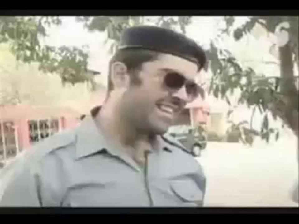 Hermes e Renato Linhares e sua turma revistando o Away MTV