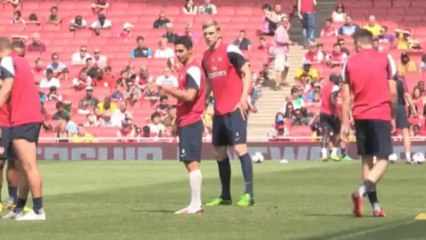 Wenger cree que aún llegarán fichajes