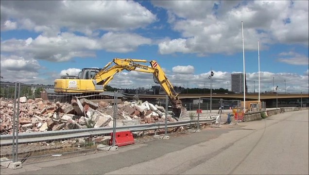 ROUEN destruction du hangar 105