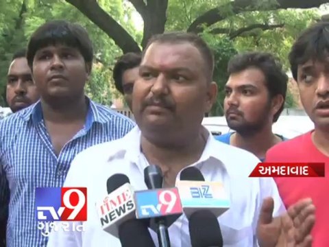 Tv9 Gujarat - Ahmedabad : Bajrang Dal workers vandalise art gallery exhibiting paintings by Pak artists