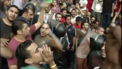 Egypte : des soldats dans une mosquée du Caire pour...