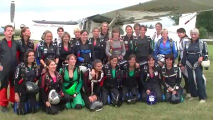 PARACHUTISME – RASSEMBLEMENT FEMININ NATIONAL 2013 : "La grande formation du RNF 2013"