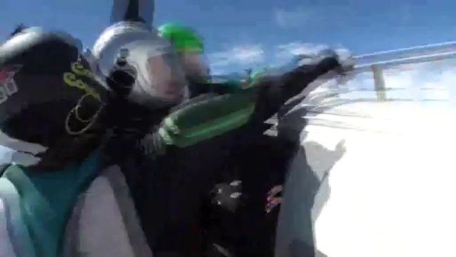 PARACHUTISME – RASSEMBLEMENT FEMININ NATIONAL 2013 : Saut deuxième formation à 27