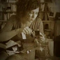 Quand une fille des années 50 découvre un appareil photo de 2013.