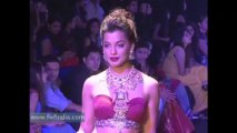 mugda godse walks on ramp at IIJW