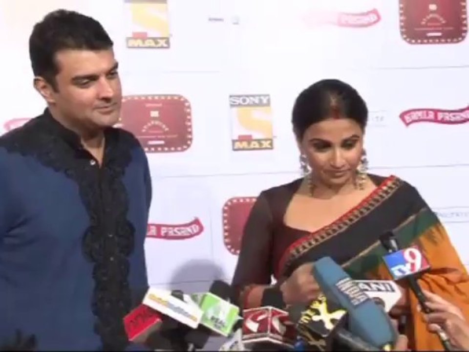 uncut:Celebs On The Red Carpet Of Stardust Awards-6
