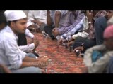 People waiting for Iftar - Nizamuddin Dargah