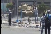 Egyptian Military Tanks Shoots Brave Man with Bare Hands Trying to Stop Them