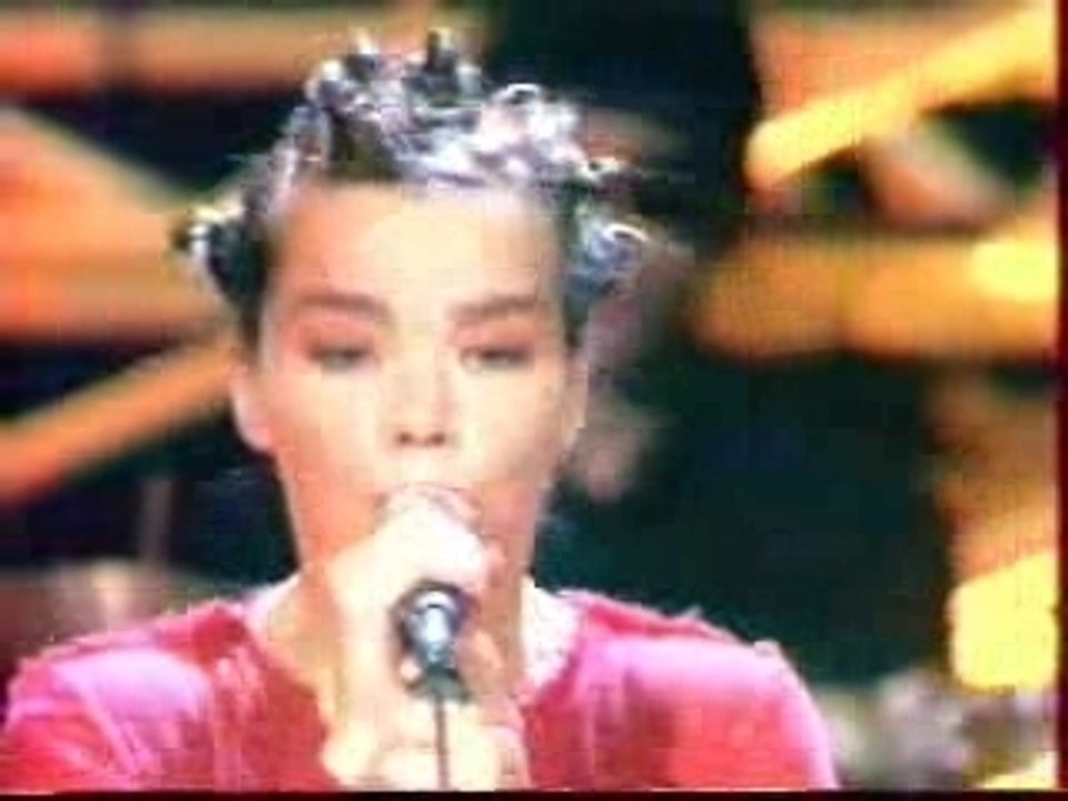 Bjork - Violently Happy