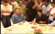 Uncut:Salman Khan, Shah Rukh Khan Hug Each Other at Mumbai Iftaar Party