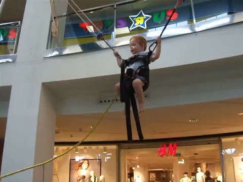 Trampoline avec élastiques
