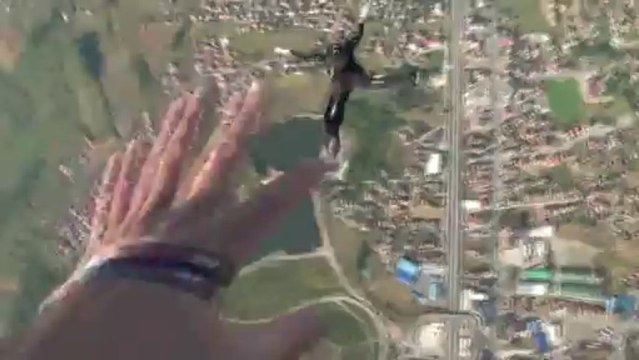 PARACHUTISME-CHAMPIONNAT EUROPE COUPE MONDE BOSNIE 2013 : VR4 Féminin Saut 7 ©FAI