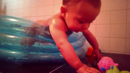 Nolann au bain
