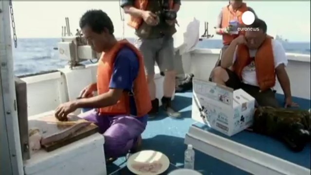 Japanese nationalists sail close to disputed East China...