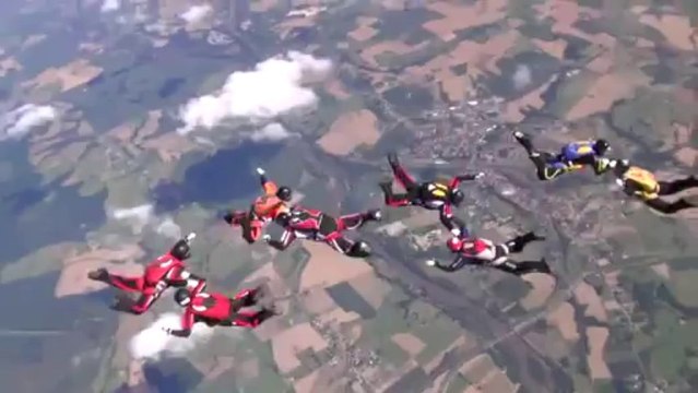 PARACHUTISME - CHAMPIONNATS DE FRANCE VICHY 2013 - VR8 « Just Kind Air Le Blanc Saut7»- 11aout13