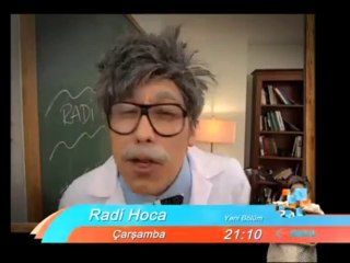 Radi Hoca'nın keyfi yerine gelmiş İngilizce anlatacakmış!