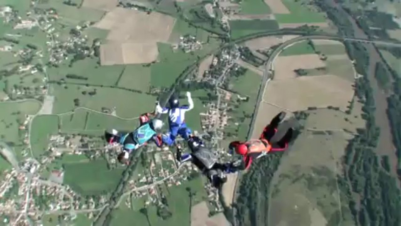 PARACHUTISME - CHAMPIONNATS DE FRANCE VICHY 2013 - VR4 «Lockless-Maugio JCM Saut7»- 11aout13