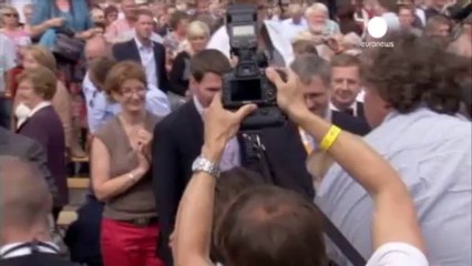Almanya'da rehine krizi Merkel'in seçim kampanyasını...