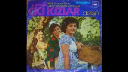 Cici Kızlar _Bak Şu Çocuğa Bana Göz ediyor Anne _ 1975