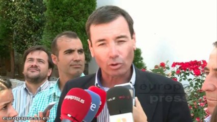 Gómez pide al PP "que le pongan una querella"