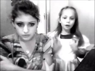 je communique avec ma petite cousine (y)