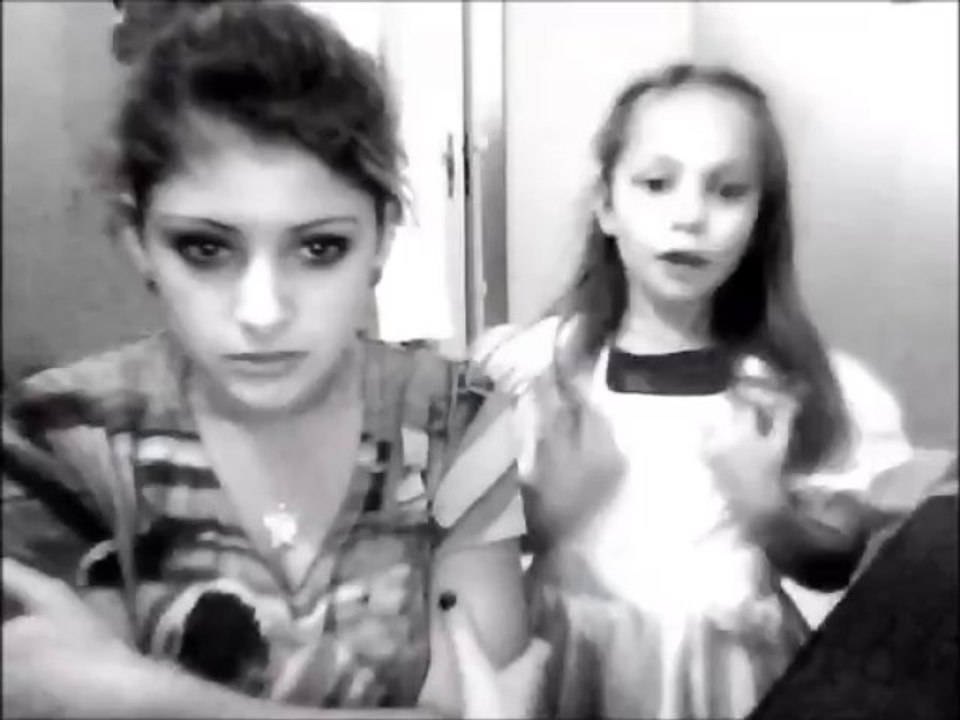 je communique avec ma petite cousine (y)