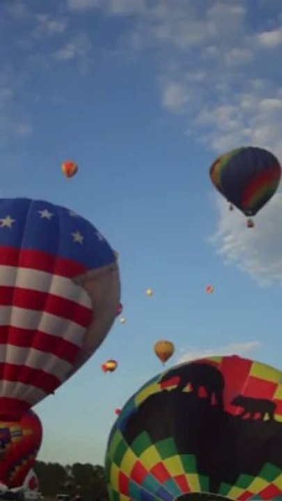 Décollage au Festival de montgolfière Saint-Jean-sur-Richelieu août 2013