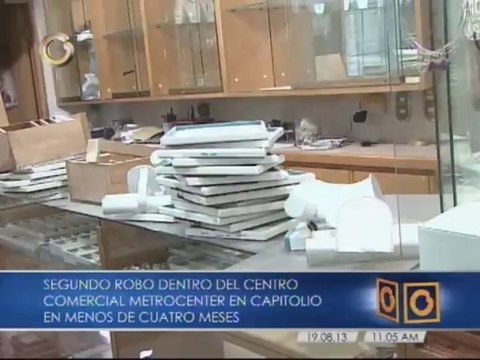 Roban varias tiendas en el Centro Comercial Metro Center