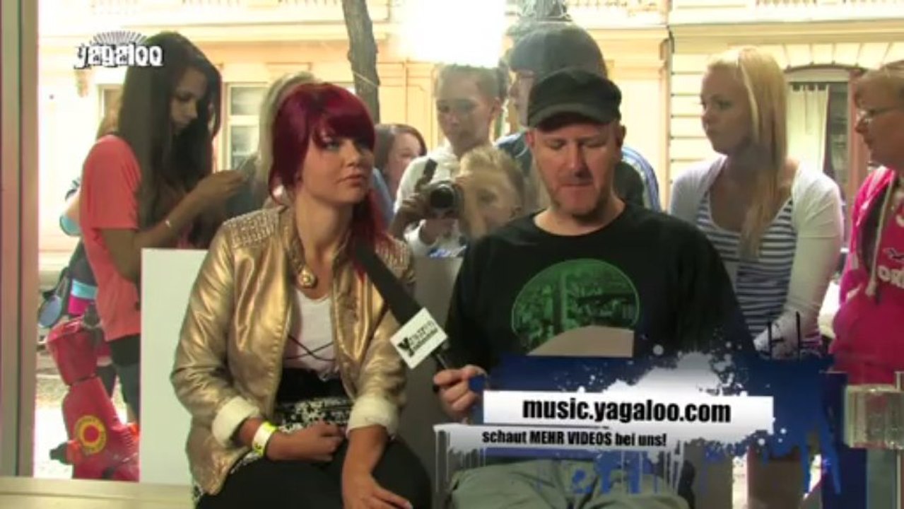 Lisa Wohlgemuth  - Fanfragen bei YAGALOO mit Lisa