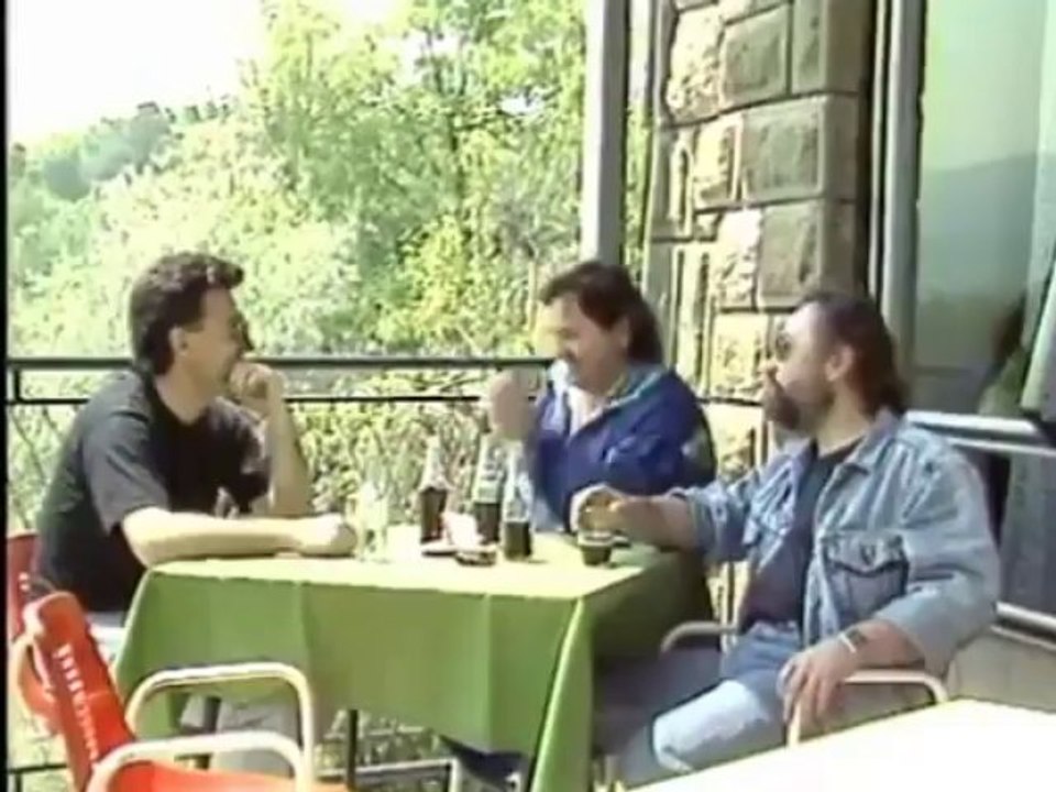 Sinan Sakic & Juzni Vetar - Evo me, drugovi (Official Video)