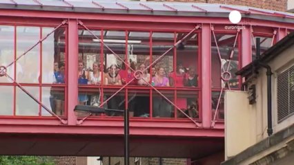 Kraliyet bebeğinin ilk resmi fotoğrafları yayınlandı