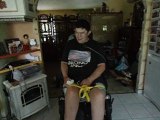 bruno et son fauteuil de prêt .