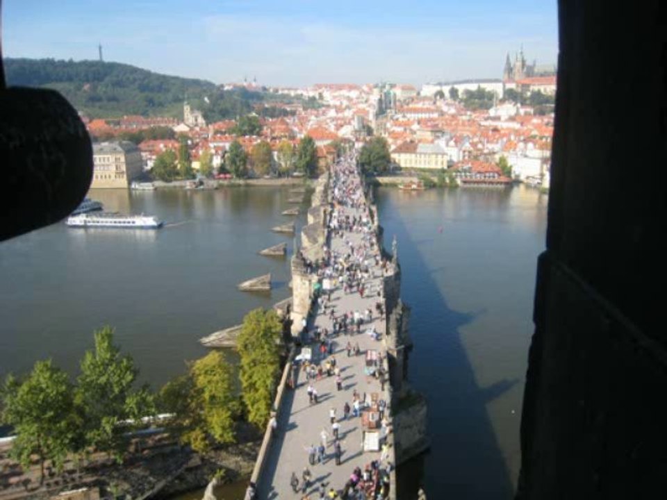 Deux minutes sur le Pont Charles à Prague( de @LOUISON...)