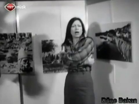 Tülay German Dere Geliyor Dere ( TRT - Hey Gidi Günler )