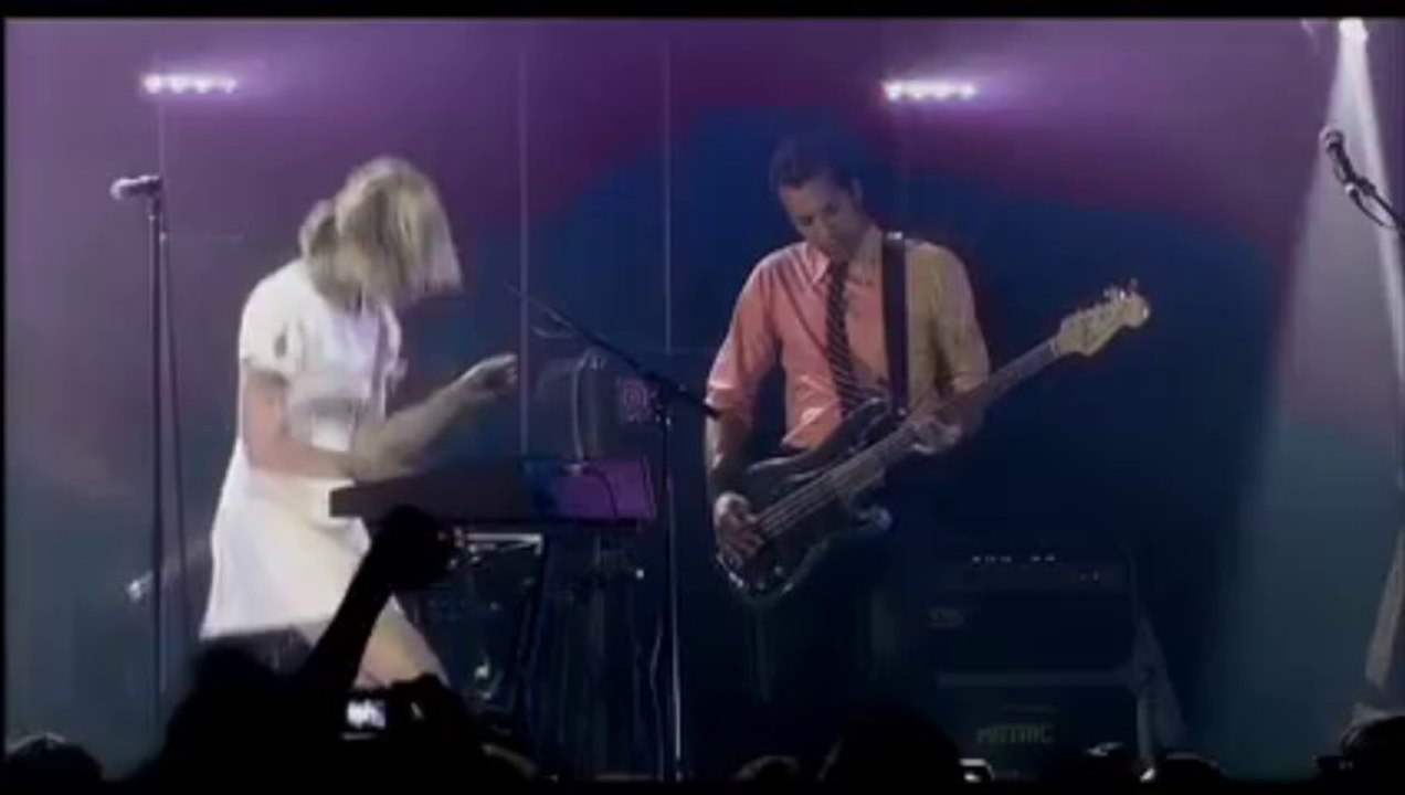 METRIC - Live At Metropolis (DVD - Available Feb 12, 2008)