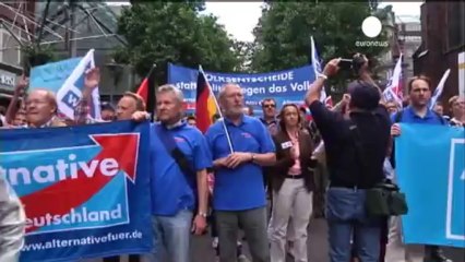 Yunan ekonomisi Merkel'in seçim kampanyasına darbe vurdu