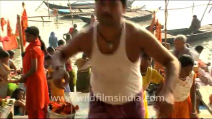 1025.Holy dip along the banks of River Ganga, Sonepur