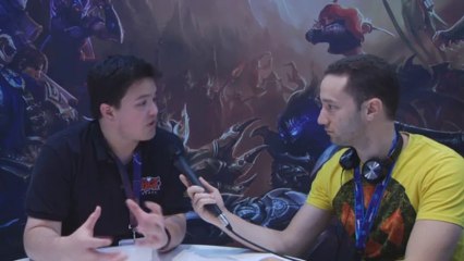 Télécharger la video: Gamescom 2013 : Interview Whalen Rozelle, Directeur eSport Riot