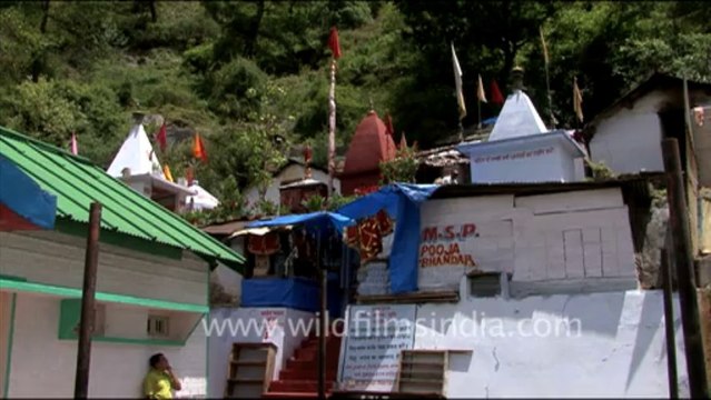 1717.Hot water spring in a Temple in Gangnani