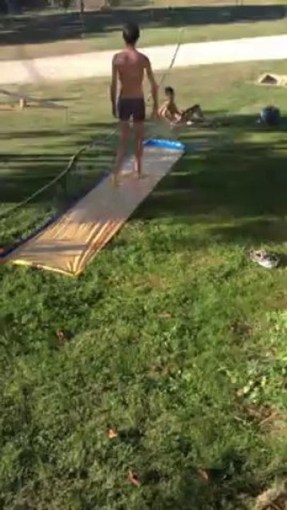 Glissade sur bâche