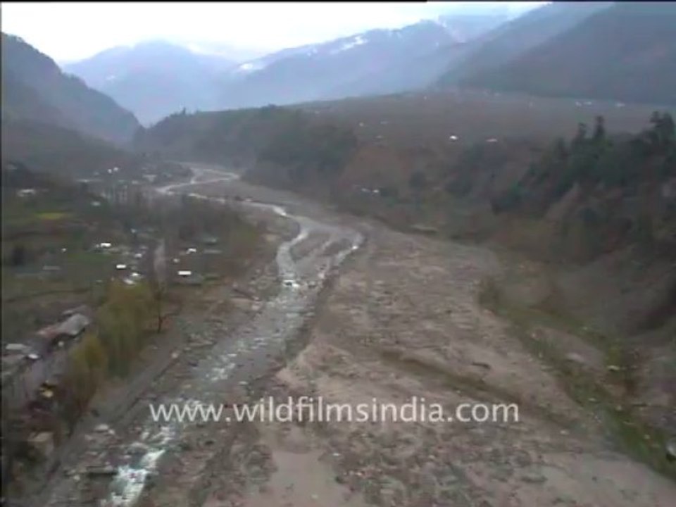 2081.Helicoptering into the Himalaya!