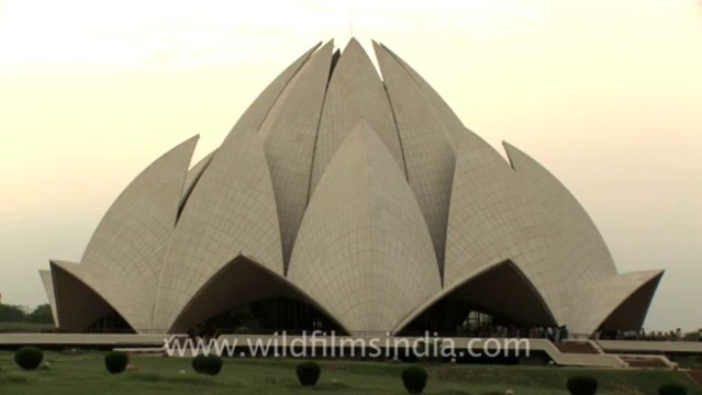 2283.Time Lapse of Lotus Temple in Delhi