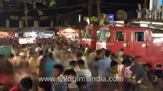 2289.Time lapse of crowd in Kamakhya