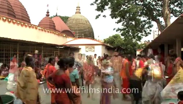 2308.Crowd at Kamakya temple in fast motion
