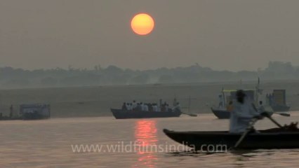 2563.Boat ride in Varanasi at sunset