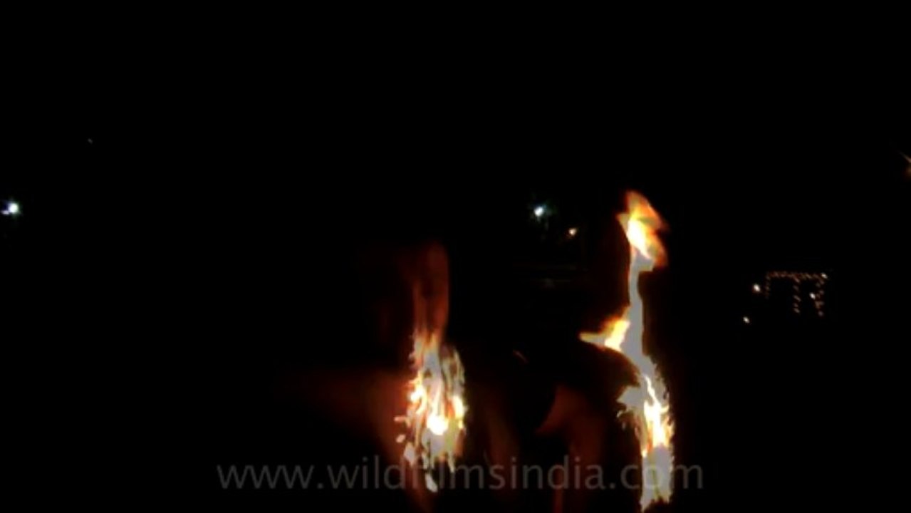 2683.Juggling with fire, Escape Festival