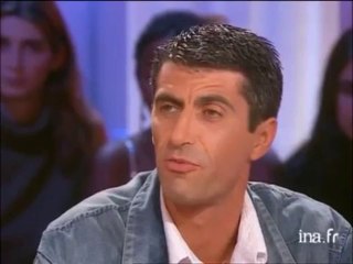 "NOTRE PÈRE (JACQUES MESRINE) A ÉTÉ EXÉCUTÉ"  TOUT LE MONDE EN PARLE
