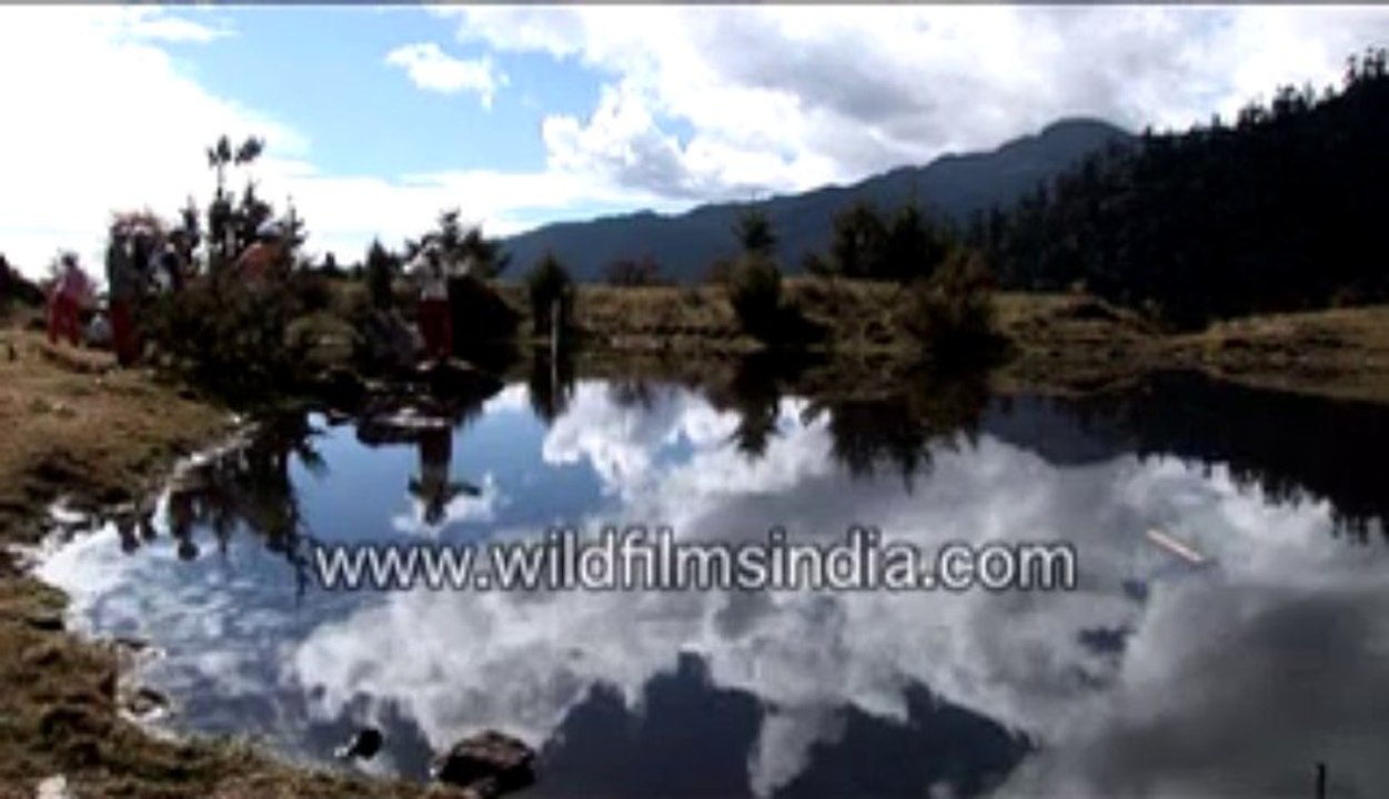 Besides a pond-MPEG-4 800Kbps