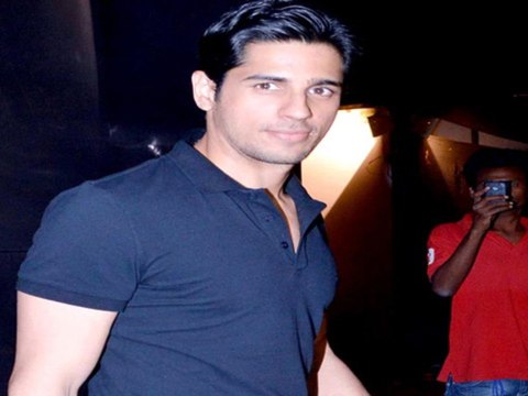 Siddharth Malhotra threatens to sue fans for Rs 10 crores