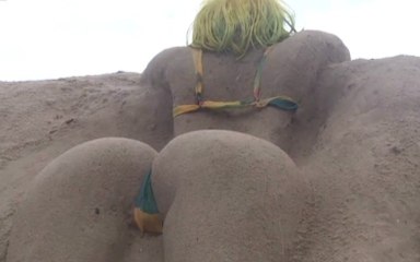 Les statues de sable les plus sexy du monde !